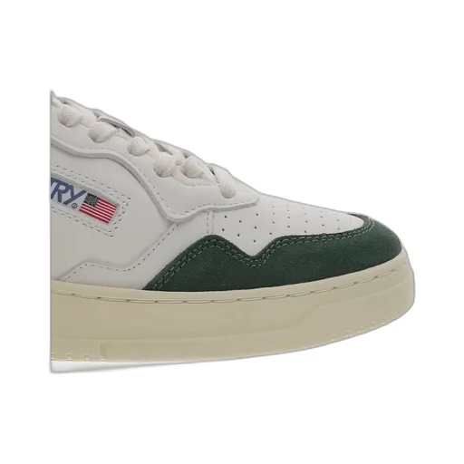 Medalist Low-Top Sneakers