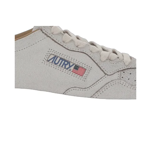 Medalist Low Top Sneakers