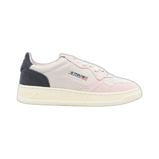 Medalist Low-Top Sneakers