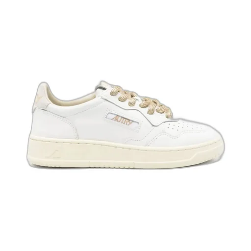 Medalist Low-Top Sneakers