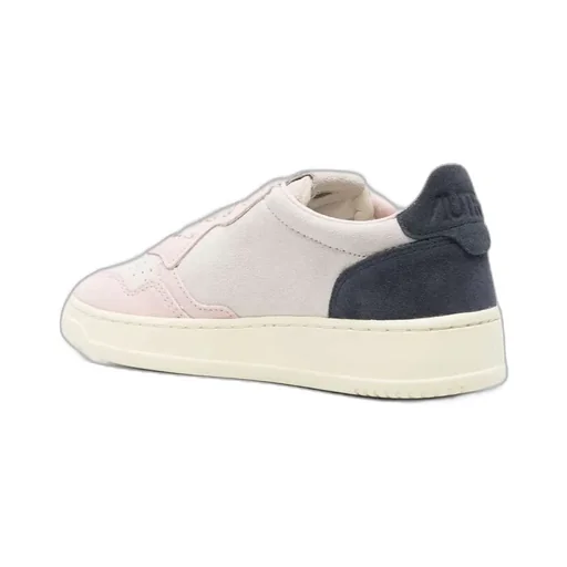 Medalist Low-Top Sneakers