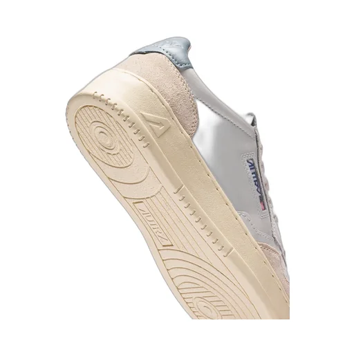 Medalist Low-Top Sneakers