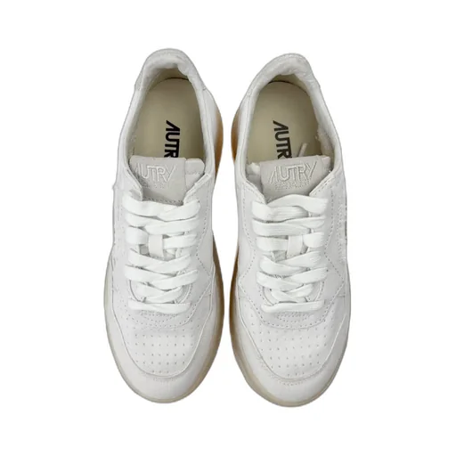 Medalist Low-Top Sneakers