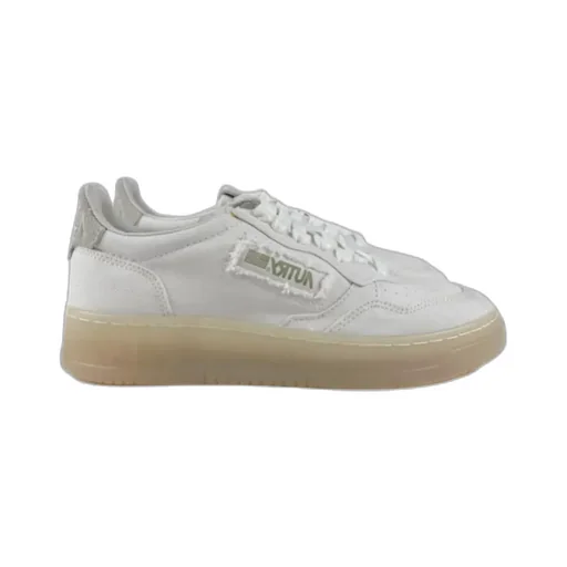 Medalist Low-Top Sneakers