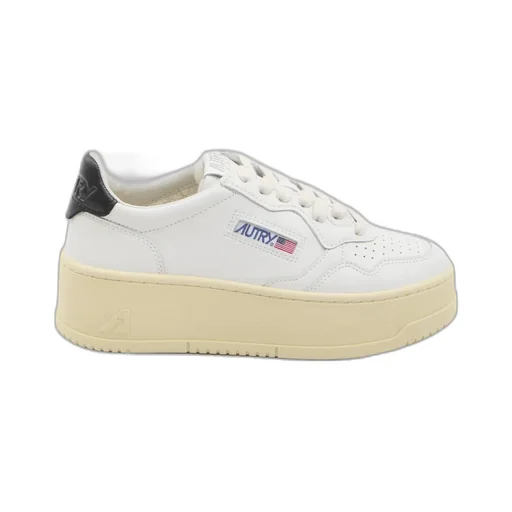 Medalist Logo Embroidered Platform Sneakers