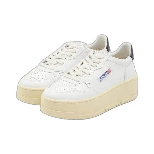 Medalist Logo Embroidered Platform Sneakers
