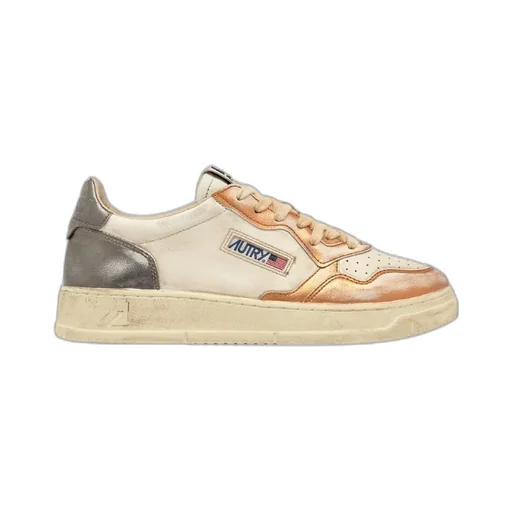 Medalist Sneakers