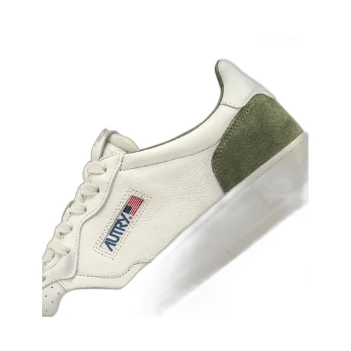 Medalist Low Sneakers