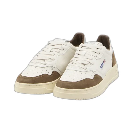 Medalist Low-Top Sneakers