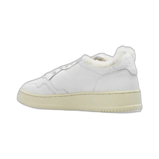 Medalist Logo Patch Low-Top Sneakers
