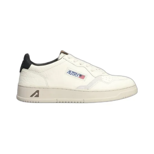 Medalist Low-Top Sneakers