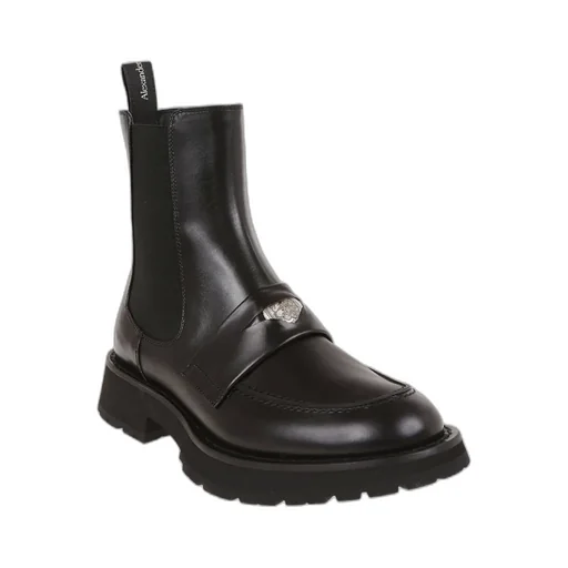 Round-Toe Boots