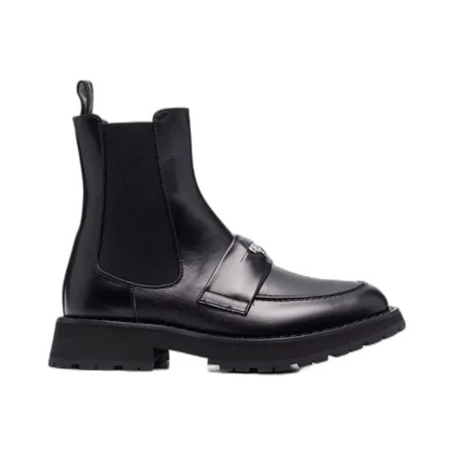 Round-Toe Boots