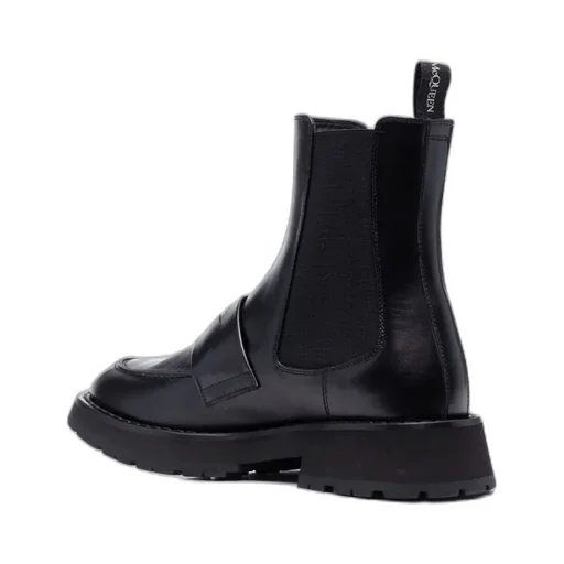 Round-Toe Boots