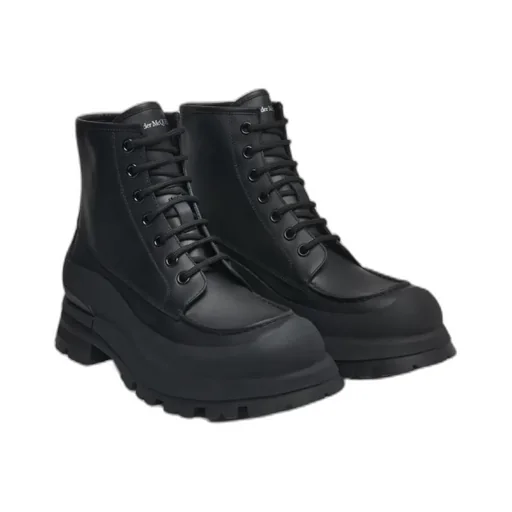 Wander Lace-Up Ankle Boots