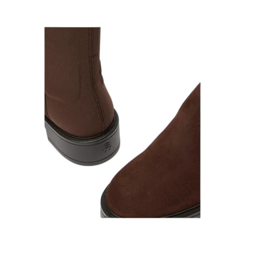 Round-Toe Boots