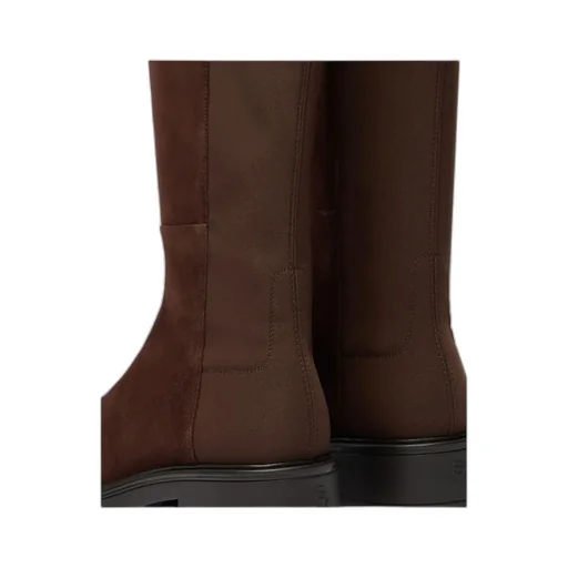Round-Toe Boots