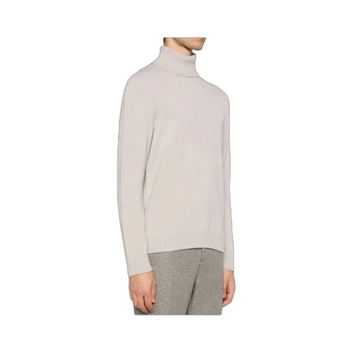 Long Sleeve Turtle-Neck Sweater