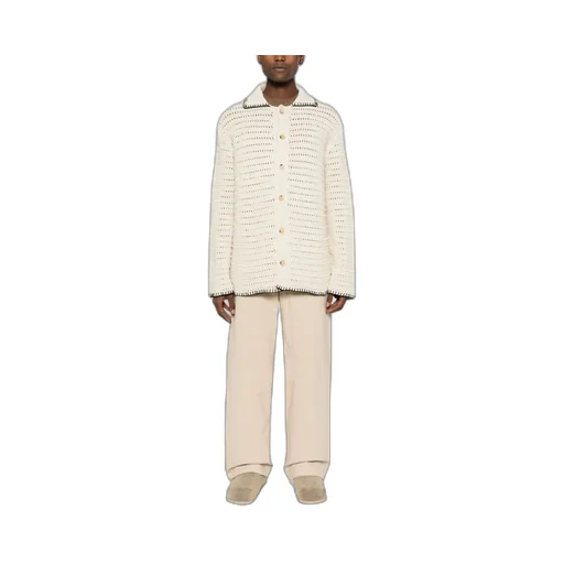 Buttoned Long-Sleeved Shirt