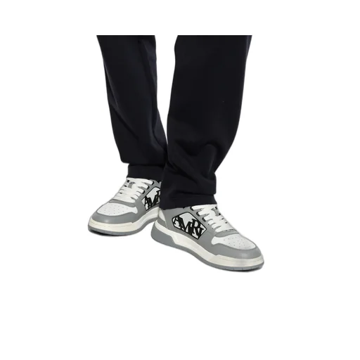 Classic Low Sneakers