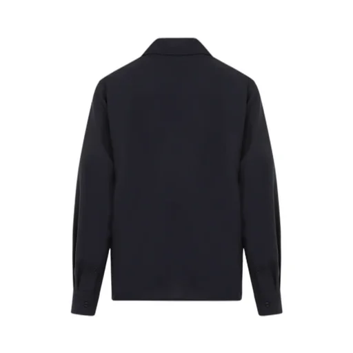 Long-Sleeved Buttoned Shirt