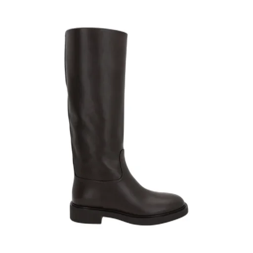 Ascott Round Toe Boots