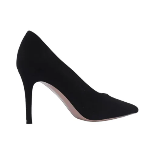 Robbie Pointed Toe Pumps