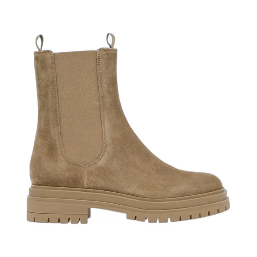 Chester Round Toe Ankle Boots