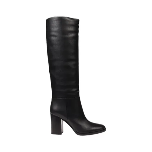 Pointed Boots