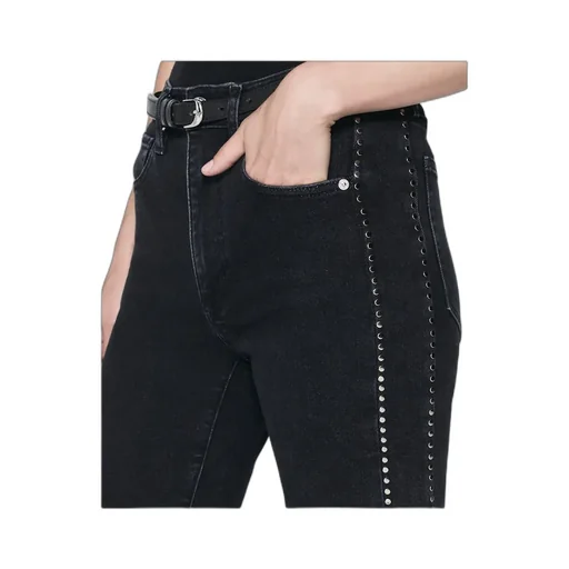 Le Sleek Straight Jeans