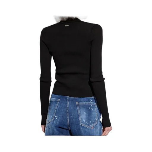 Ribbed-Knit Long Sleeved Cardigan