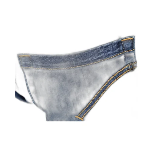 Slim-Fitting Jeans