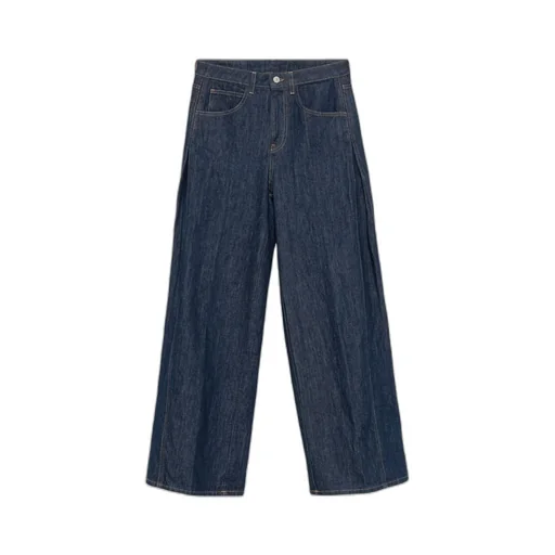 High-Waisted Jeans