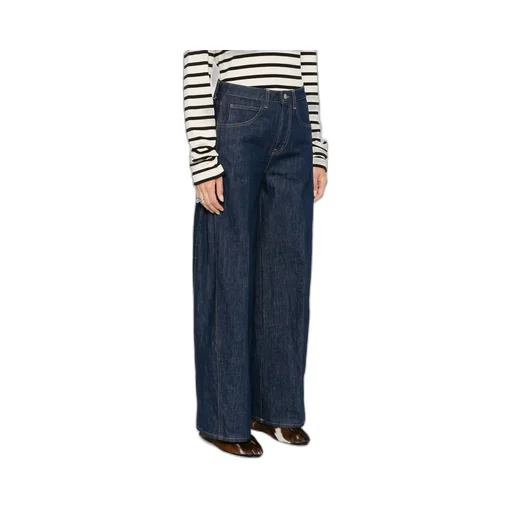 High-Waisted Jeans