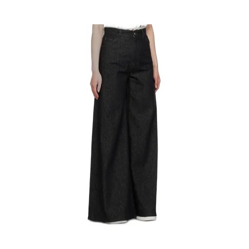 Wide-Legged Jeans