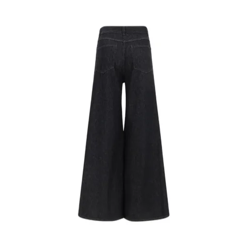 Wide-Legged Jeans