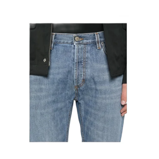 Belt-Loop Jeans