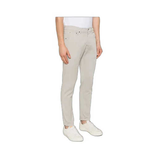 Belt-Loop Jeans