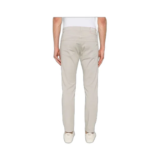 Belt-Loop Jeans