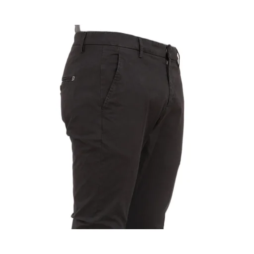 Belt-Loop Jeans