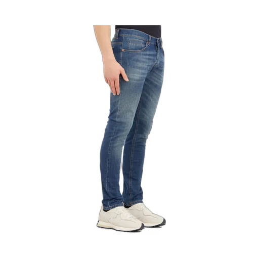 Belt-Loop Jeans