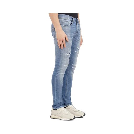 Belt-Loop Jeans