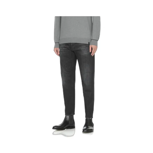 Button Detailed Straight Leg Jeans