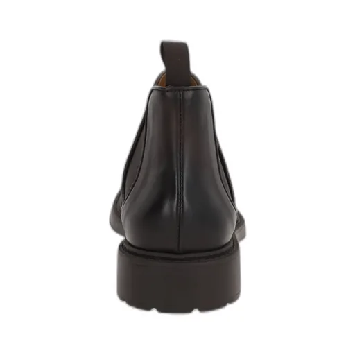 Round Toe Chelsea Boots