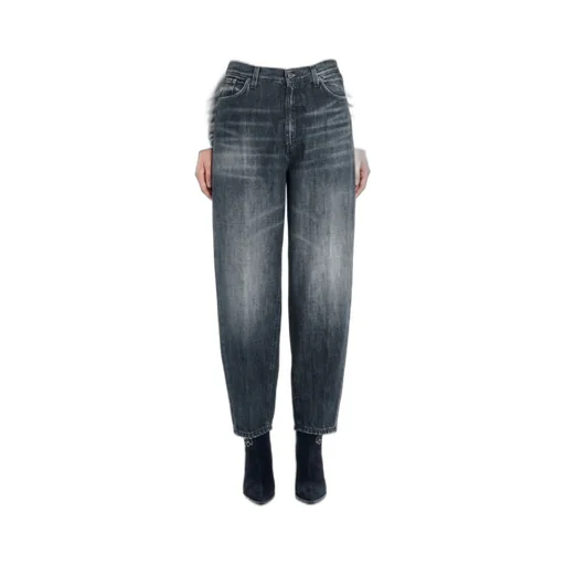 High-Waisted Jeans