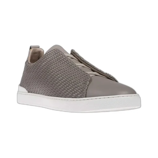 Low-Top Sports Shoes