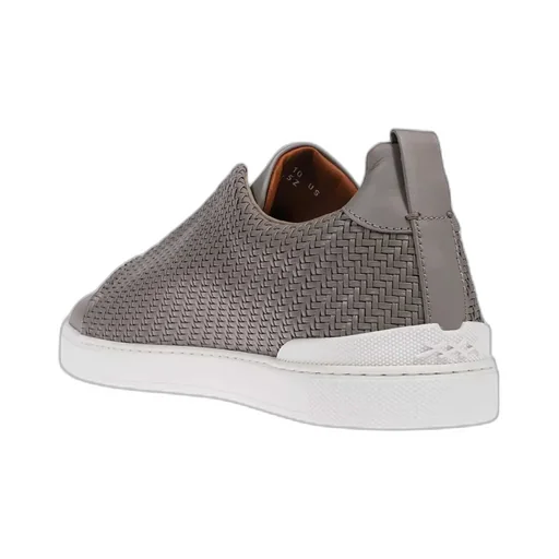 Low-Top Sports Shoes