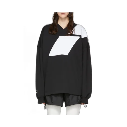V-Collar Long-Sleeved T-Shirt