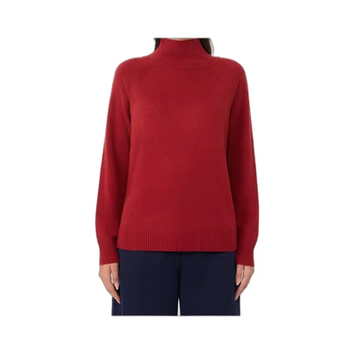 Long-Sleeved Turtleneck