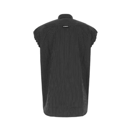 Sleeveless Buttoned Shirt
